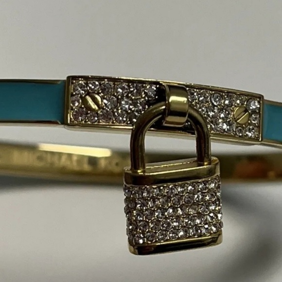 Stunningly pretty Michael Kors bracelets. - Picture 8 of 15